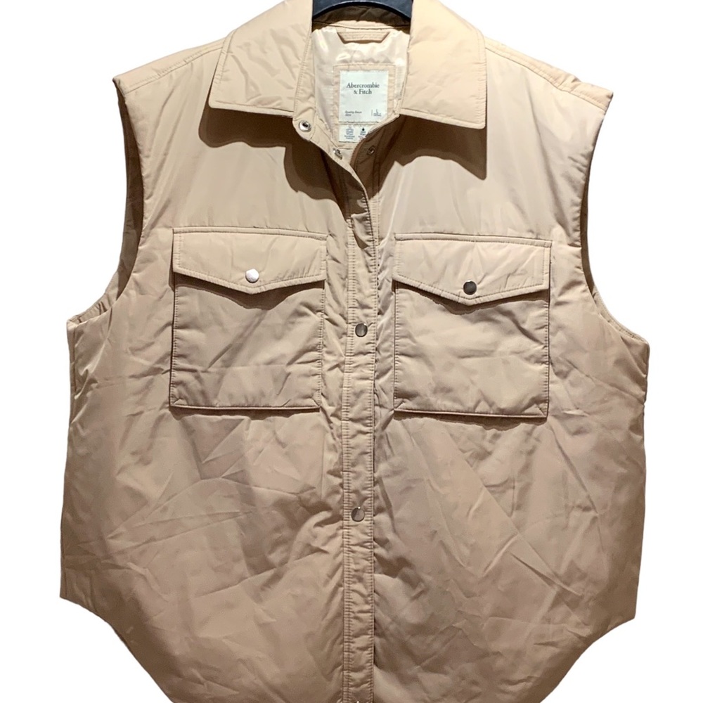 NWT Abercro& fitch women’s oversized filled vest beige front pockets Fit L-XL